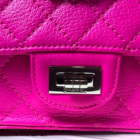Pending xx CHANEL▪️19K 2.55 Mini Reissue Fuschia quilted goatskin - Picture 3 of 16